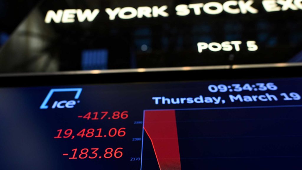 Stocks fell Friday, capping off worst week since October 2008