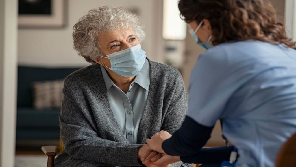 Survey: Half of caregivers for the elderly aren’t vaccinated